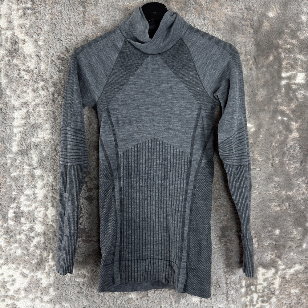 Athleta size S Athleisure Stretch Sweater Gray Long Sleeve Pullover Casual